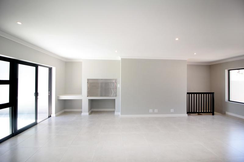 3 Bedroom Property for Sale in Fraaiuitsig Western Cape